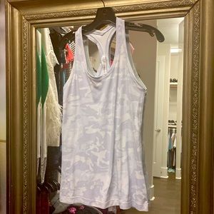 Lululemon tank camo
